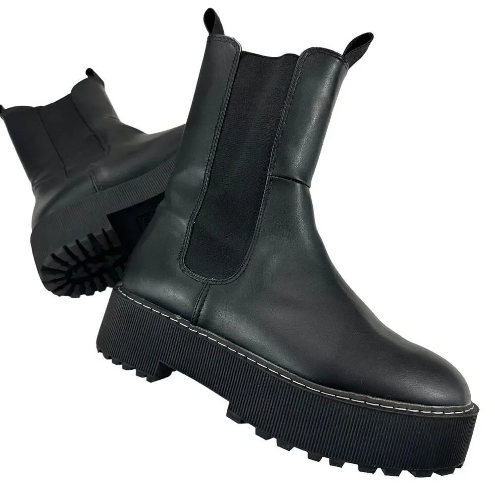 Divided by H&M Women’s Platform Chelsea Boots